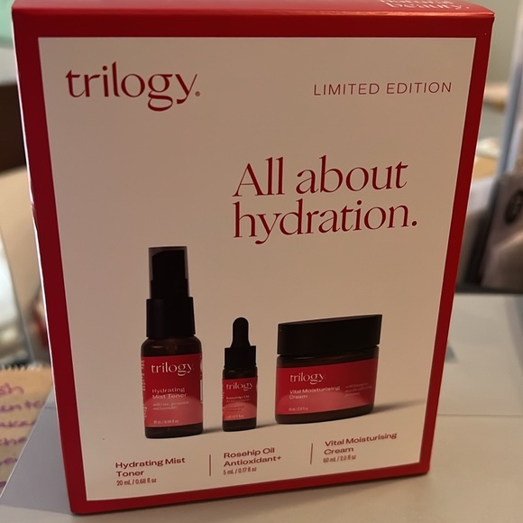 Trilogy All about hydration, limited edition set - Picture 3 of 3
